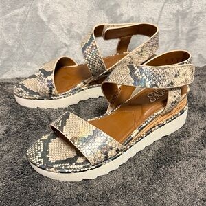 Franco Sarto Chiara Snakeskin Velcro Wedge Sandal Size 7 Like New!